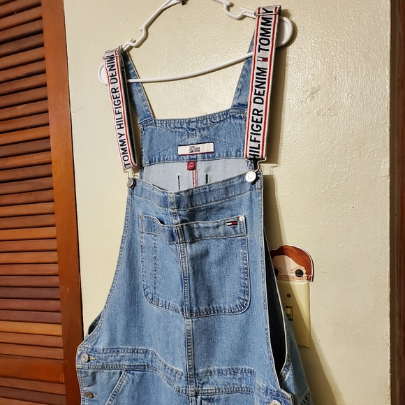 S O L D...Tommy Hilfiger overall shorts - Picture 3 of 12